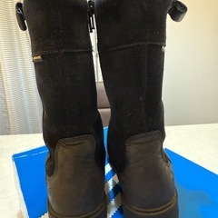 CLARKS子供ブーツの画像