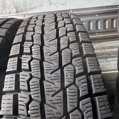 バリ山　YOKOHAMA ヨコハマ　G075 175/80R16 スタッドレス　タイヤ　2022年製　16インチの画像