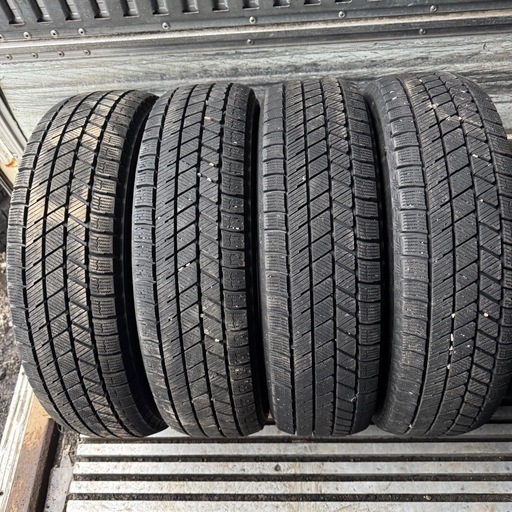 バリ山　BRIDGESTONE ブリヂストン　ブリジストン　VRX3 165/70R14 スタッドレス　タイヤ　2021年製　14インチ