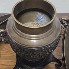 薄端 華道 水盤 花入 唐金製 うすばた 三足 伝統工芸品 昭和レトロ 金属製の画像