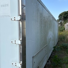 大型トラック冷凍車コンテナ箱の画像