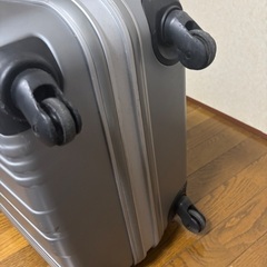 お取引先決まりました！スーツケースの画像