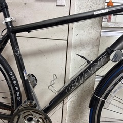 GIANT ESCAPE ジャイアントのクロスバイク ダークグレーの画像