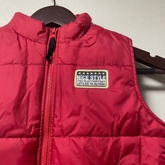 100サイズ 中綿ダウンベスト 男女問わず アウター 冬服 綺麗なダークレッドの画像