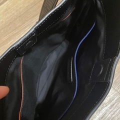 Paul Smith ブランデッドカラーエッジ クロスボディバッグ／レザー／ブラックの画像