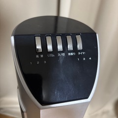 タワー型扇風機の画像