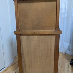 木製アンティークキャビネットの画像