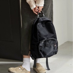 撥水ナイロン9ポケットリュックの画像