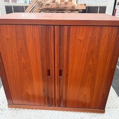 無垢材のキャビネット無料の画像