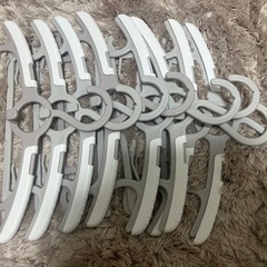 BOOFLYII ベビーハンガー 10本セット 子供用ハンガー　伸縮式　グレーの画像