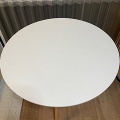 ８０センチ　丸テーブルの画像