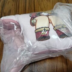 原神GIGOコラボ　水花舞う遊宴へ　ダイカットクッション　シャルロットの画像