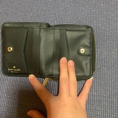ケイトスペード二つ折りレディース財布の画像