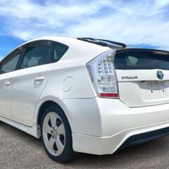 月々格安【自社ローン＆リース】で乗れます😉保証人や収入証明も不要です！『ブラックOK』派遣、シングル、求職中、債務整理でも大丈夫💕トヨタ　プリウス1.8S　車検2年付き　信用情報の照会なし🥰の画像