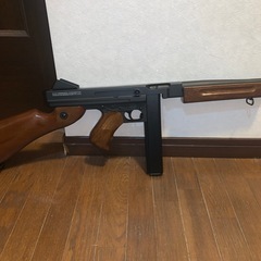CYMA   トンプソンSMG   M1A1   フルメタル電動ガン　ちょい訳ありの画像