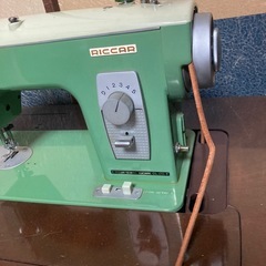 昭和　レトロ　足踏みミシン　インテリアとしての画像