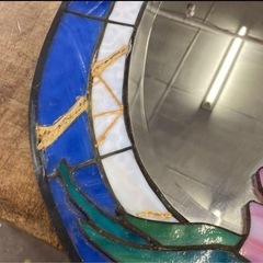 ※補修跡あり 花のステンドグラス 鏡 壁掛け ウォールミラー ガラス工芸 手作りの画像