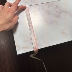 大理石調の机　可動式　受け取り人決定の画像