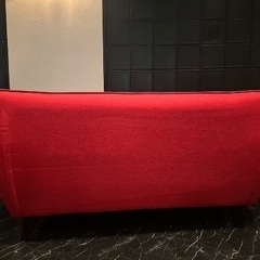 赤いソファ①の画像
