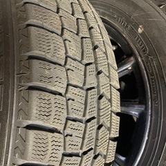 スタッドレスタイヤ ホイール付きの画像