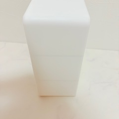 壁にも付けられるコレクションボックスの画像