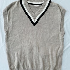 【GUニットベストの画像