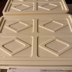 ばんじゅう 食品用コンテナー4段 と蓋2コ 未使用品の画像