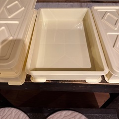 ばんじゅう 食品用コンテナー4段 と蓋2コ 未使用品の画像