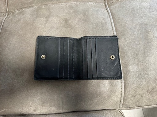 Real 黒 レザー 二つ折り財布