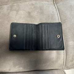 Real 黒 レザー 二つ折り財布の画像