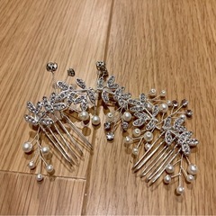 パールシルバーの髪飾り、ヘアアクセサリー、ヘアピン、ブライダル、結婚式(新品）
の画像