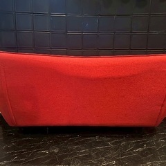 赤いソファ②の画像