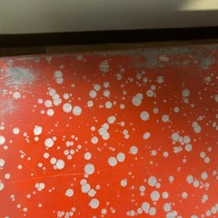 軽い金属製の葛籠(つづら)の画像