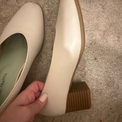 【oriental traffic】ホワイトのパンプス　(23.5センチ)の画像