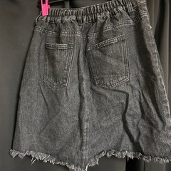 黒スカート　膝上の画像