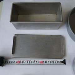 パンを作る型など（中古品）の画像