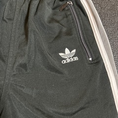 アディダスジャージパンツの画像