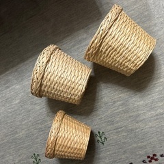 カゴ　３つ　鉢カバーとしてや小物入れに　籠の画像