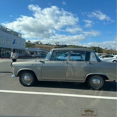  【ダットサン ブルーバード 純正ホイールキャップ 4枚】の画像