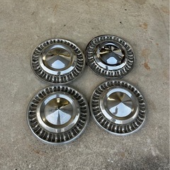  【ダットサン ブルーバード 純正ホイールキャップ 4枚】の画像