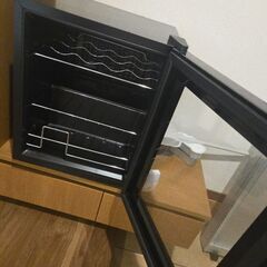 現地受け取り希望-ワインセラー　15本いれ可能の画像