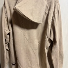 グラニフ　　裏起毛パーカー　　長すぎる犬の画像