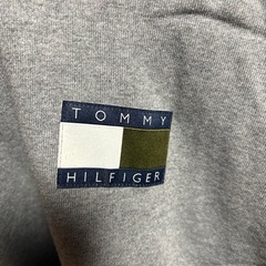 TOMMY HILFIGERパーカーLの画像