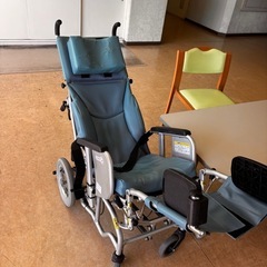 フルリクライニング&ティルト
機能付の画像