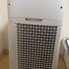 シャープ 加湿 空気清浄機 プラズマクラスター 25000 ハイグレード 19畳 / 空気清浄 31畳 ホワイト KI-LS70-Wの画像