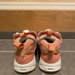 スニーカーの画像