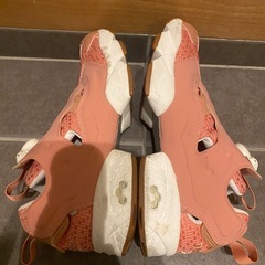 スニーカーの画像