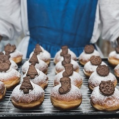 扶養内OK！朝だけドーナツ製造★主婦さん活躍中／髪色自由／未経験歓迎（博多駅近く）OLGA LE BON BON DONUTS 博多店 ドーナツ製造スタッフ募集の画像