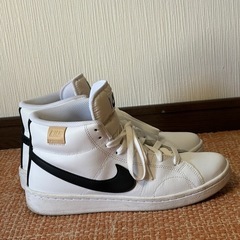 美品　NIKE コートロイヤル2 ミッドの画像