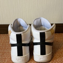 美品　NIKE コートロイヤル2 ミッドの画像